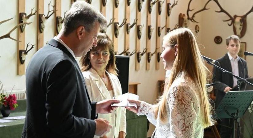 Átadták a díjakat: kiderült, kik az év legjobb diákjai és oktatói