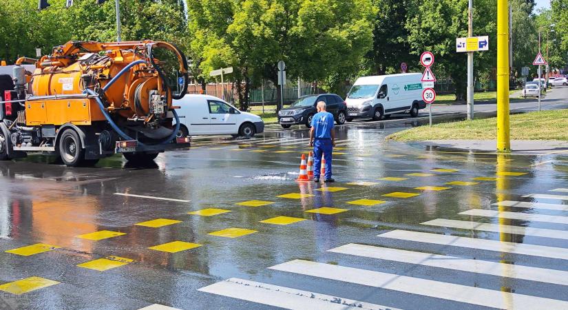 Csőtörés történt a Szigethy Attila úton
