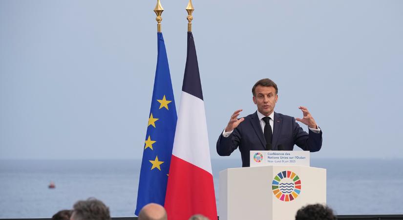 Macron betiltatná az EU-ban a közösségi médiát a 15 év alattiaknak