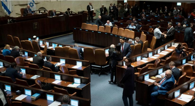 Elbukott az ellenzéki indítvány Izraelben – a kormány marad hivatalban