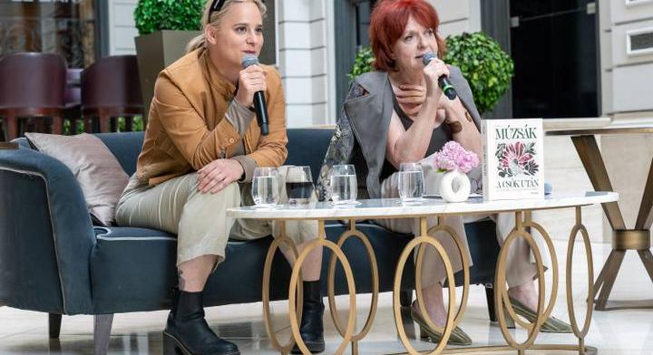 „Én nem vágytam arra, hogy anya legyek” – Hernádi Judit és Tarján Zsófi a Dívány irodalmi estjén