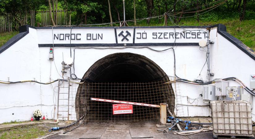 Katasztrófavédelem: hazaérkezett a négy magyar szakértő Parajdról