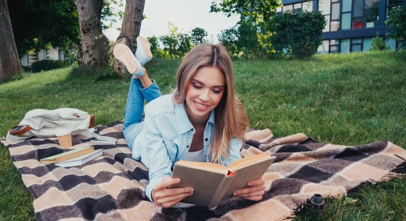 „Van egy nagyon jó fílingje az egésznek” – mire számíthatunk az Ünnepi Könyvhéten?