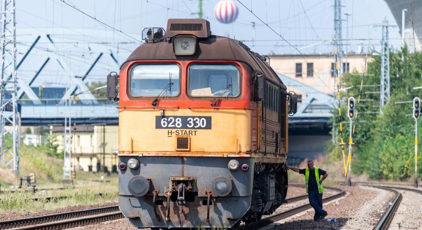 Mintegy 18 millió forint kártérítést fizetett eddig a MÁV a hétvégi összeomlás miatt