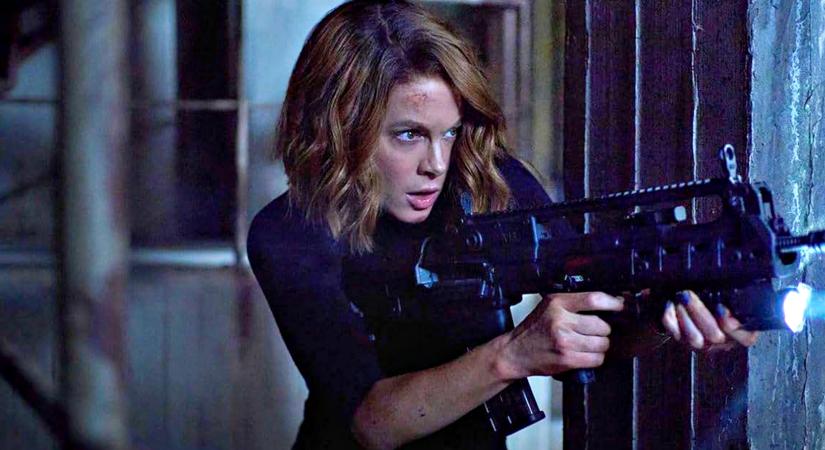 Olyan veszélyes körülmények között kellett forgatnia Kate Beckinsale-nek a Fekete kanárit, hogy komoly sérülést szenvedett, ezért be is perelte a gyártót