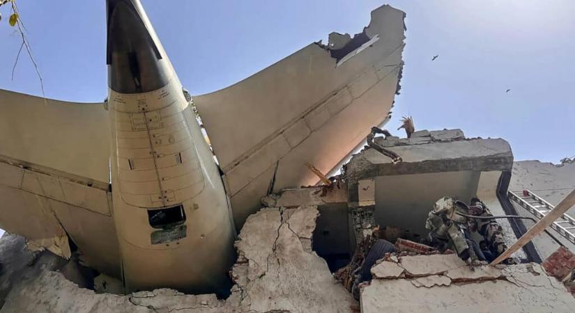 Mi vezetett a Londonba tartó repülőgép tragédiájához? Súlyos dolgot mondtak ki a szakértők a Boeing repülőről