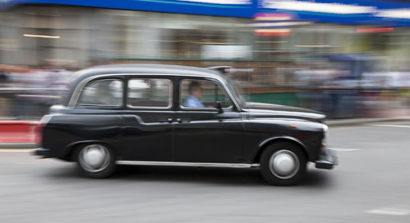 Londonban engedélyezik az önvezető taxikat