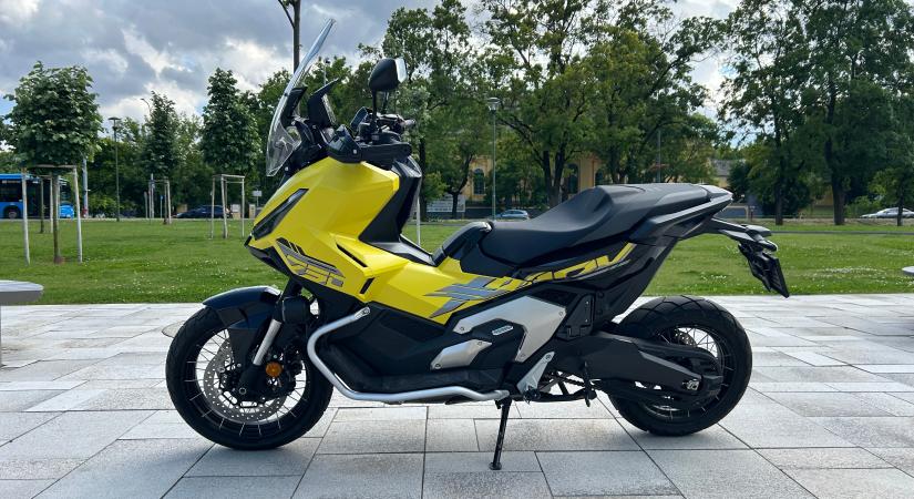 Sportos a kényelmes ellen: Az AutoBild tesztjén a Honda X-ADV 750 és a Forza 750