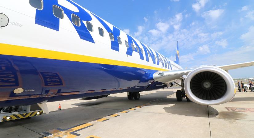 A Ryanair légitársaság 500 eurós büntetés megfizetésére kötelezheti a rendbontó utasokat