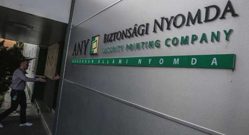 Száguld a nyomda, már messze 8000 forint felett jár az árfolyam