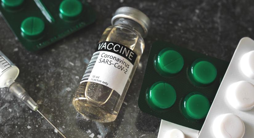 Fontos bejelentést tett a Pfizer vakcina gyártója: ez mindent megváltoztathat
