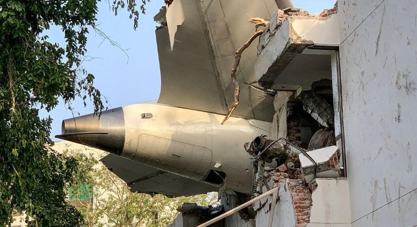 A Balatonba is csapódhatott volna az Indiában lezuhant Boeing