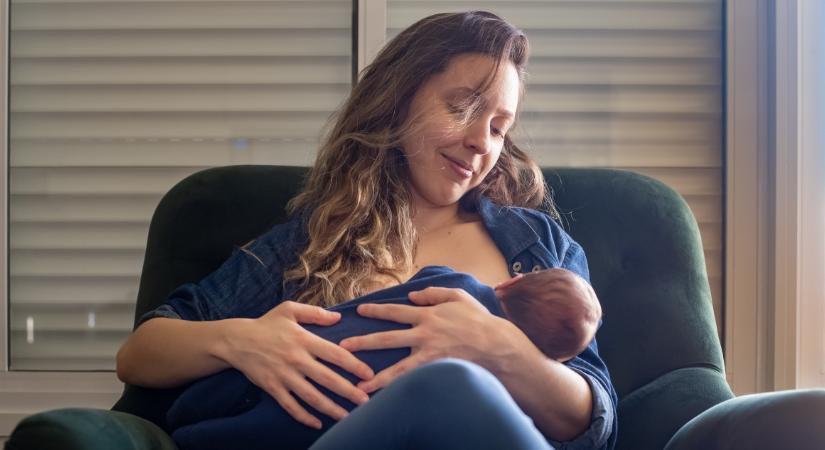 Így lesz stresszmentes a szoptatás: egy új eszköz valós időben mutatja meg, mennyi tej fogyott