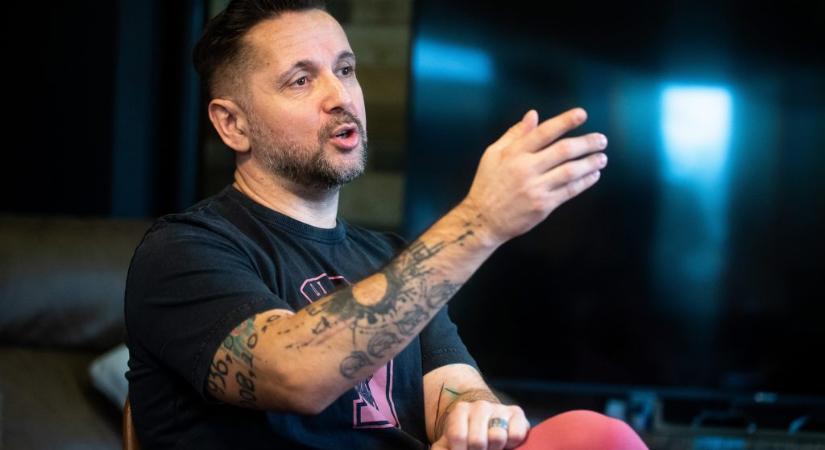 Majka: Szerintem csak Magyarországon furcsa, hogy egy közéleti szereplő kritikát fogalmaz meg bármilyen politikai rendszerrel szemben