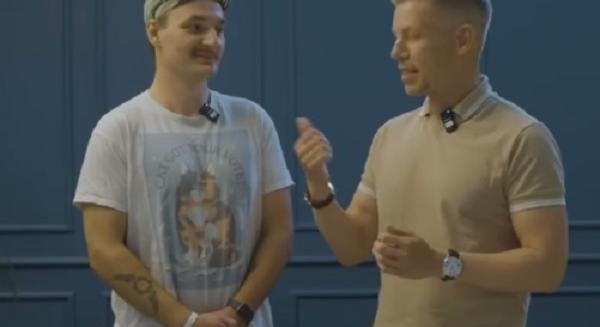Ő itt Tamás, aki felmosta a padlót Lázár Jánossal Berettyóújfaluban