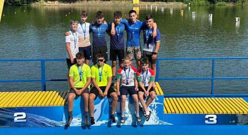 Arany-, ezüst- és bronzérmek sorát nyerték a szolnoki kajakosok hazai pályán