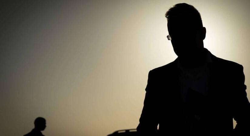 Dübörög a fideszes funkci-csere eredménye: Szijjártó ezentúl ritkábban kell egyeztessen Rogánnal