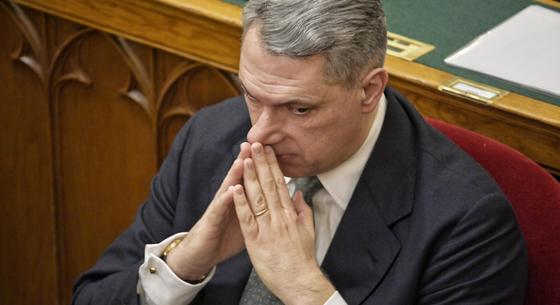 Lázár szerint aki őt támadja, valójában a vasutasokat és a buszosokat támadja