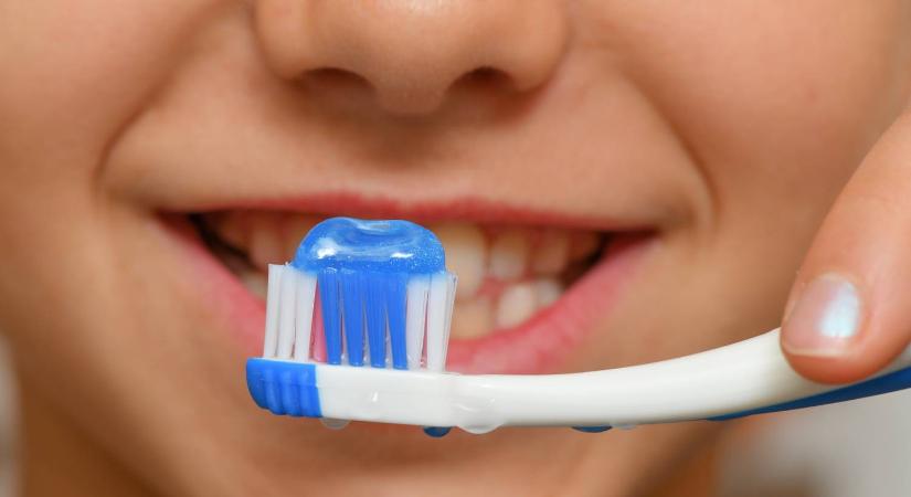 Veszélyes lehet a fluoridos fogkrém?