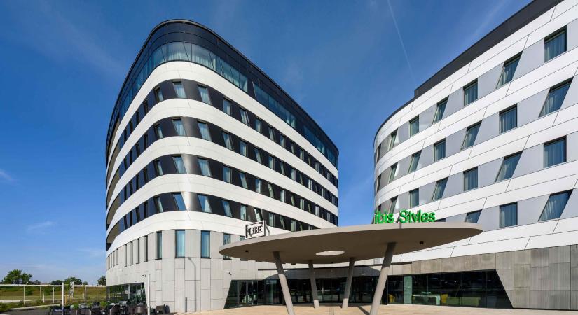 TRIBE hotel nyílt a reptéren
