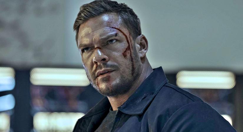 Alan Ritchson felfedte, hogy a Reacher 4. évada melyik könyvet fogja adaptálni, és így tényleg az eddigi legintenzívebb és legnagyobb volumenű szezonra számíthatunk