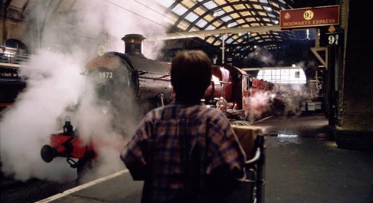 Így néz majd ki a 9 és 3/4-ik vágány az új Harry Potter sorozatban