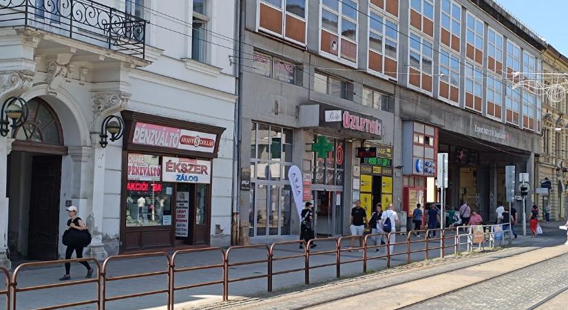 Itt hiába keresi a népszerű biztosítótársaságot Miskolcon: csak az üres irodát találja!