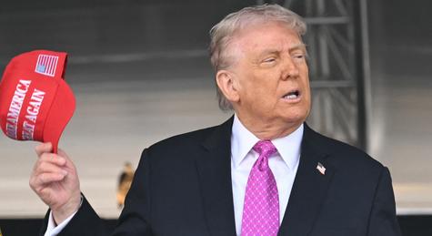 2035 után is jöhetnek benzinesek: Trump eltörölte a kaliforniai tiltást
