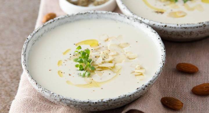 Ajo blanco, a hideg fokhagymaleves: főzés nélkül készül