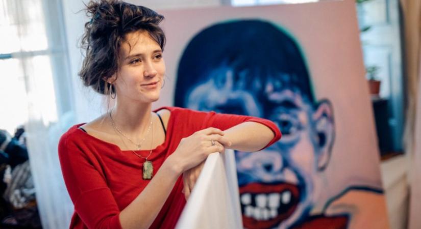 Kifalazzák Kőmíves Kelemennét a Kassák Múzeum kiállításán