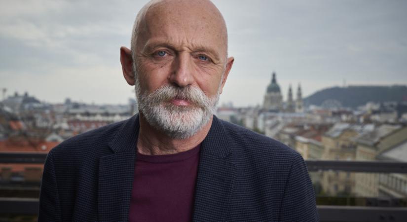 Visky András-kötetet ajándékoz a diákoknak a Libri Könyvesbolt