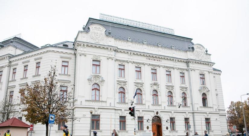 Az Ügyészség Napján őket tüntették ki Hevesből