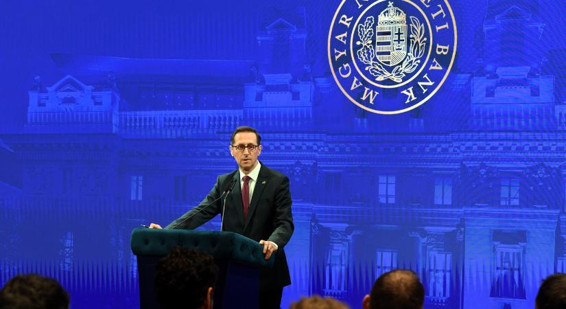 Varga Mihály olyan spórolásba kezdett az MNB-nél, hogy már saját mesterképzésük ösztöndíjait sem fizetik