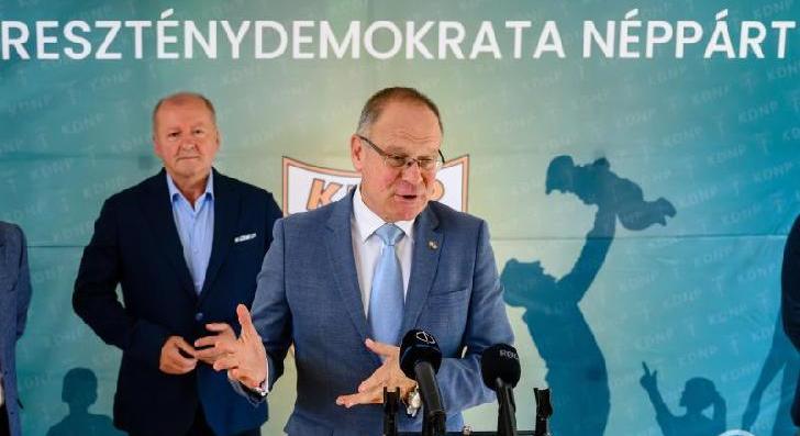 Navracsics Tibor: a Kereszténydemokrata Néppárt a hétköznapi emberek pártja