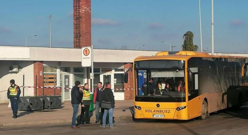 Muszáj leállítani a forgalmat, pótlóbusz hozza-viszi a hatvani utasokat