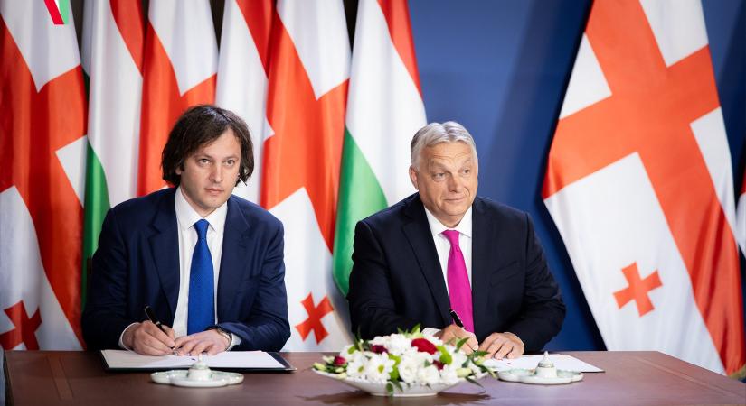 Donald Tusk most Grúziának megy neki