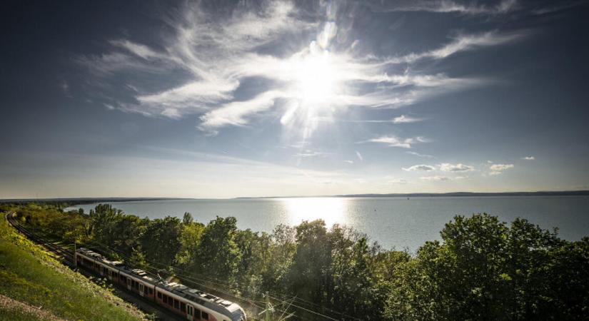 Illegális nádvágásokkal épül az új NER villa a Balaton partján