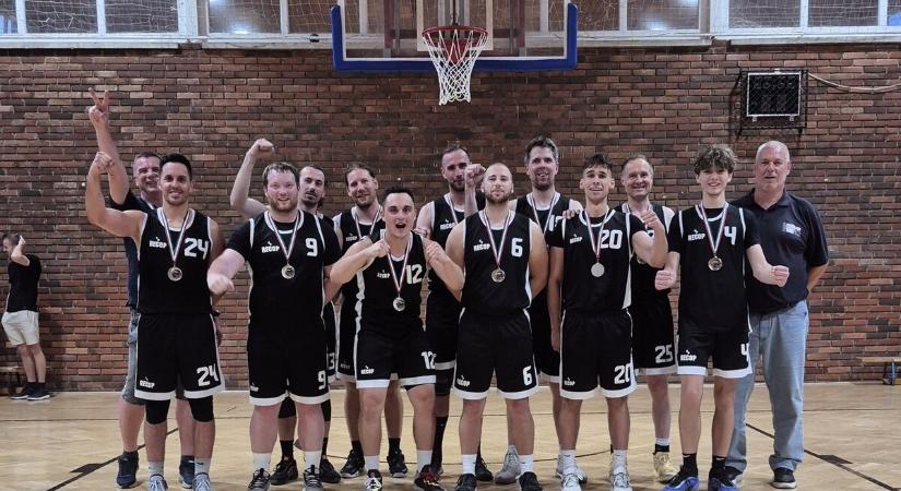 Osztálya legjobbjai között a kanizsai kosárcsapat