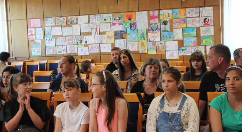 Papíron az igazság - erről mesélnek a szabolcsi gyerekek rajzai a rendőrségen...