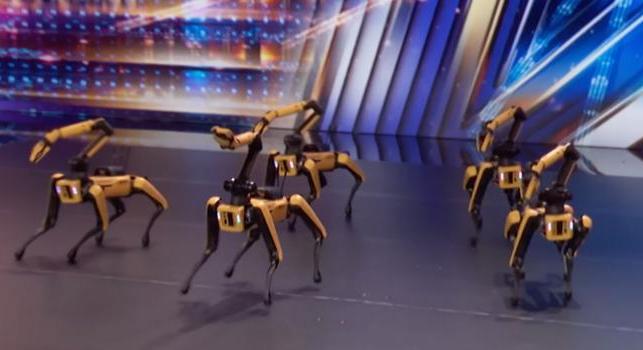Táncoló robotkutyák taroltak az America's Got Talent színpadán – videó