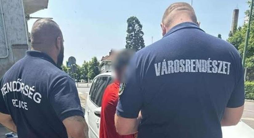 Már itt is koldulnak Gyöngyösön? Olyan helyen fogtak kéregetőt, hogy az már teljesen új szint