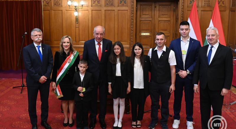 Semjén Zsolt: nincs „A” és nincs „B” kategóriájú magyar állampolgár, egy magyar nemzet, egy állampolgárság van