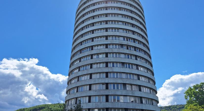 Kezdődhet a körszálló átépítése