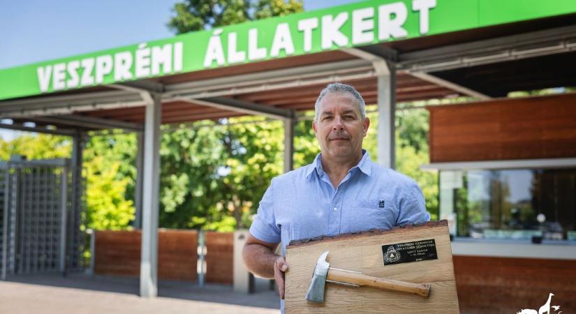Ő az év tűzoltója Veszprémben – az állatkert sem felejti el, mit tett értük