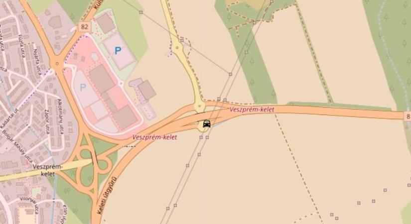 Durva buszbaleset történt a 8-as főúton, Veszprém közelében