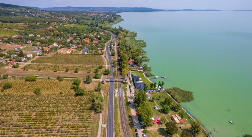Életveszély a strandokon! Térképen a Balaton halálos pontjai: itt még a jó úszók is bajba kerülhetnek