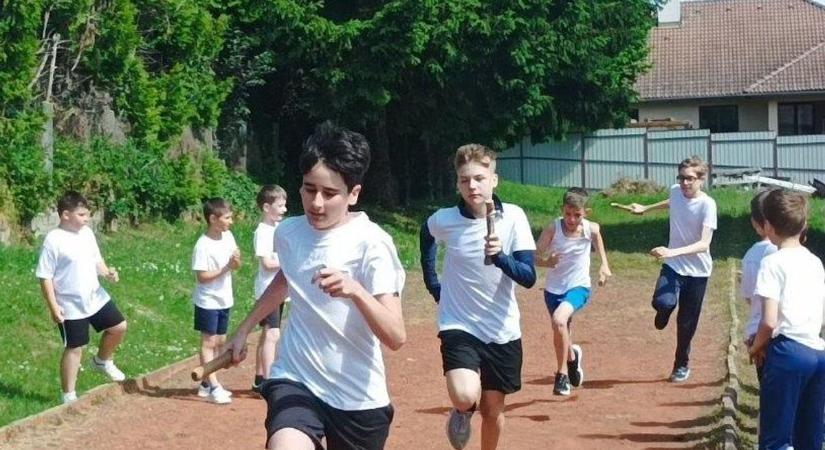 Felbolydult a zalai iskola, még a bokszzsák is előkerült - (galéria)