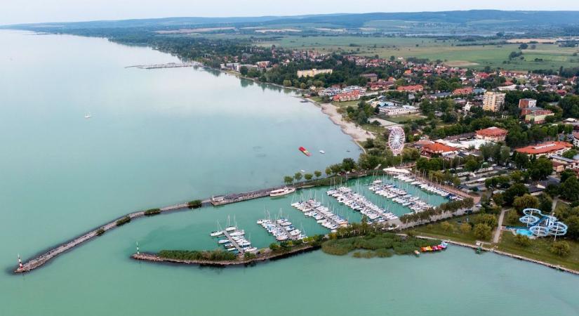 Kedvezményes parkolás a Balatonnál: ezt a kártyát kell megigényelni