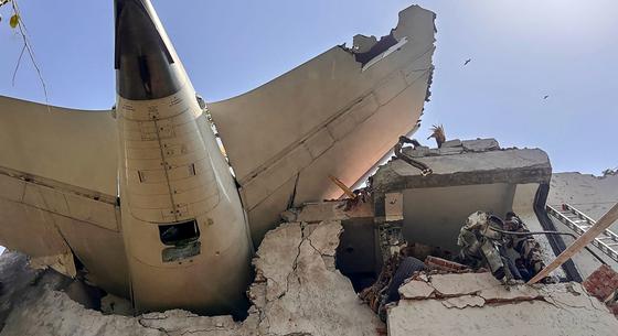 Közzétették a lezuhant Air India-gép másodpilótájának utolsó üzenetét
