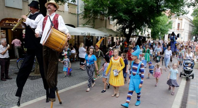 Nem marad a család báb- és utcaszínházi fesztiválok nélkül